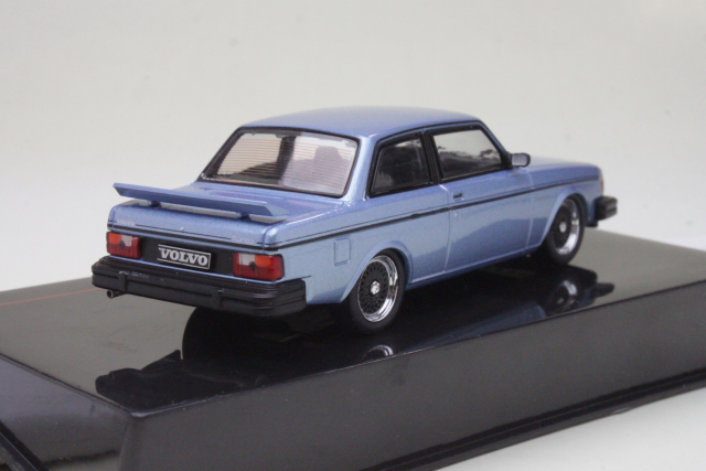 Volvo 240 Turbo 1980, sininen "Custom" - Sulje napsauttamalla kuva