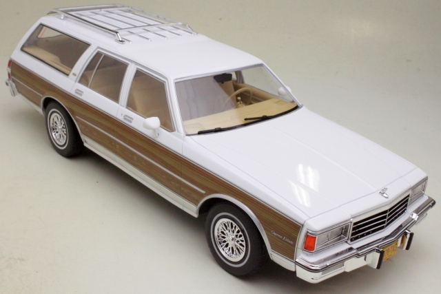 Chevrolet Caprice Estate 1985, valkoinen - Sulje napsauttamalla kuva