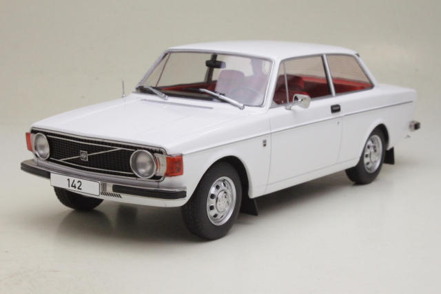 Volvo 142 1973, valkoinen