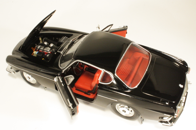 Volvo P1800S 1969, musta