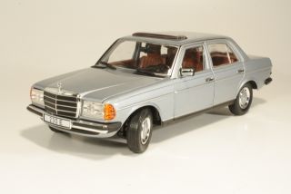 Mercedes 230E (w123) 1980, light blue