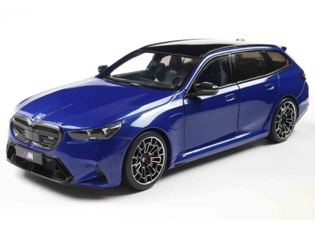 BMW M5 Touring 2024, sininen