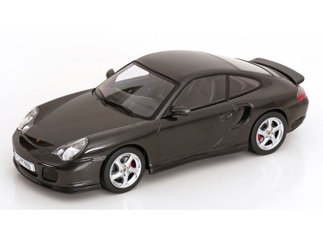 Porsche 911 (996) Turbo 2000, musta