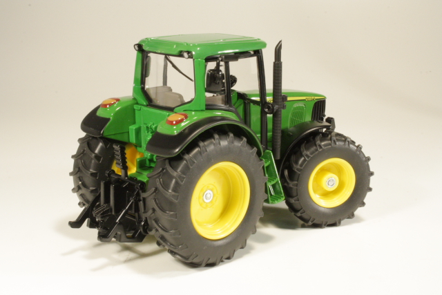 John Deere 6920S 2001, green