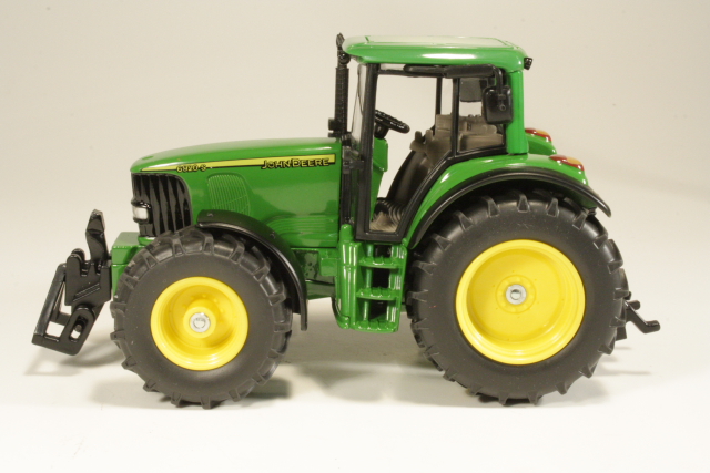 John Deere 6920S 2001, green