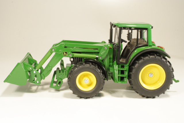 John Deere 6820 + etukuormaaja 2003, vihreä - Sulje napsauttamalla kuva