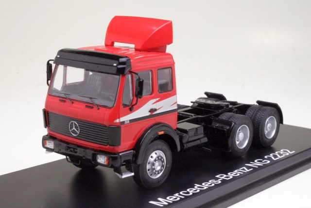 Mercedes NG 2232 1980, punainen