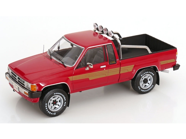 Toyota Hilux 1985, punainen