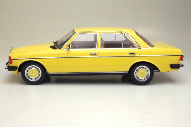 Mercedes 230E (w123) 1975, keltainen - Sulje napsauttamalla kuva