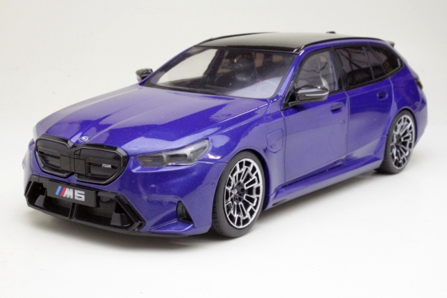 BMW M5 Touring 2024, sininen