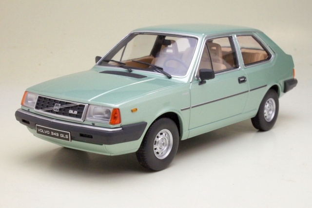 Volvo 343 1982, vaaleanvihreä