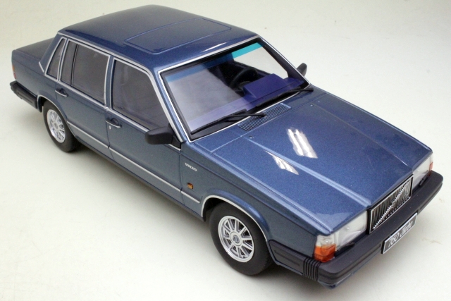 Volvo 760 Turbo 1985, sininen - Sulje napsauttamalla kuva