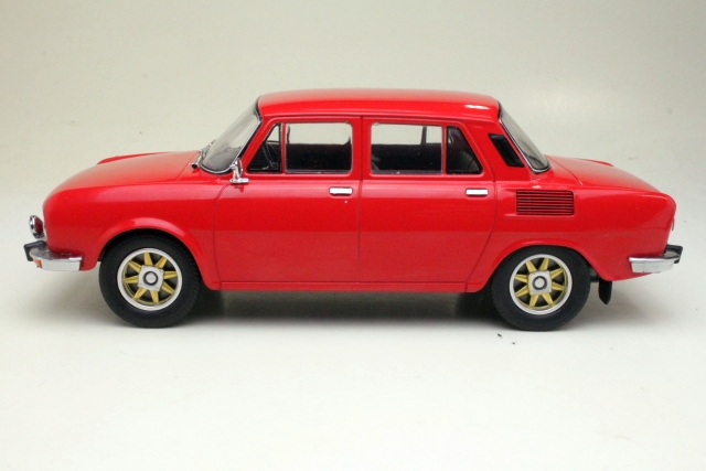 Skoda 100 1969, punainen "alumiinivanteet" - Sulje napsauttamalla kuva