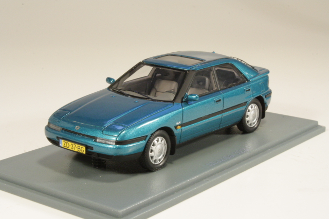 Mazda 323F Mk1 1992, sininen