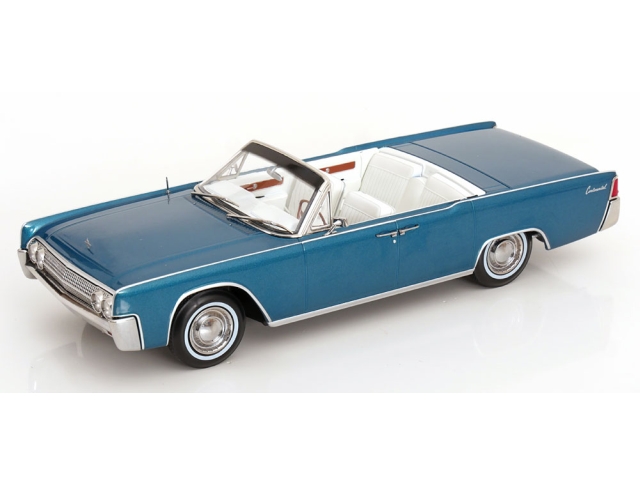 Lincoln Continental Convertible 1963, light blue