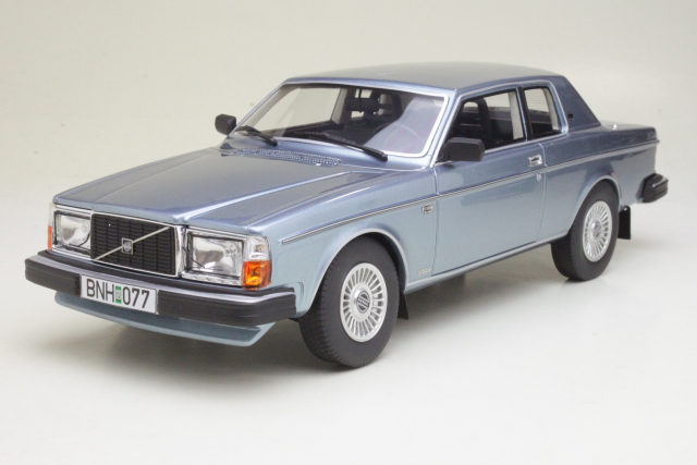 Volvo 262C Bertone 1981, sininen