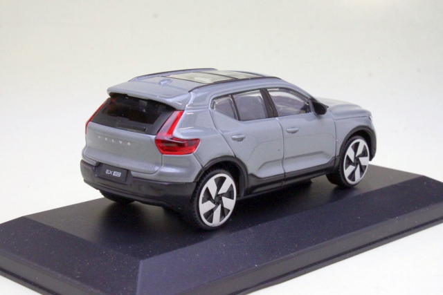 Volvo EX40 2023, harmaa - Sulje napsauttamalla kuva
