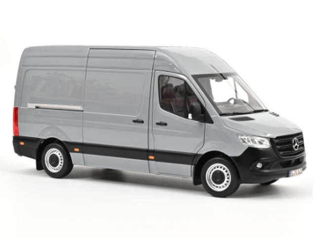 Mercedes Sprinter 2018, harmaa