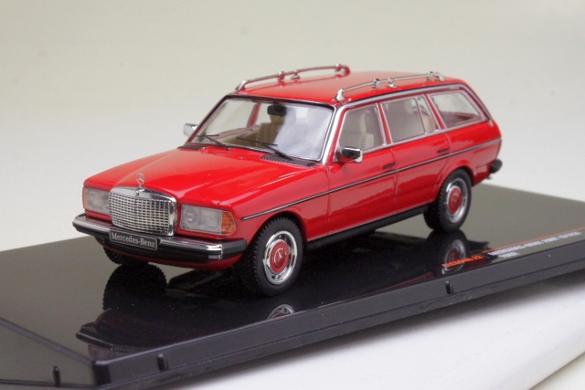 Mercedes 200T (s123) 1979, punainen