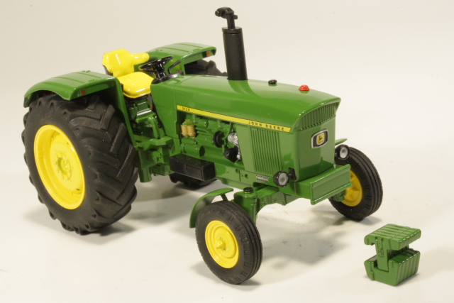 John Deere 3120 1969, green
