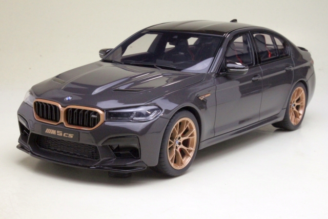 BMW M5 CS 2021, harmaa