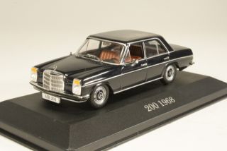 Mercedes 200 (w115) 1968, tummansininen - Sulje napsauttamalla kuva