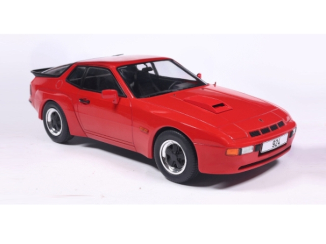 Porsche 924 Carrera GT 1981, punainen