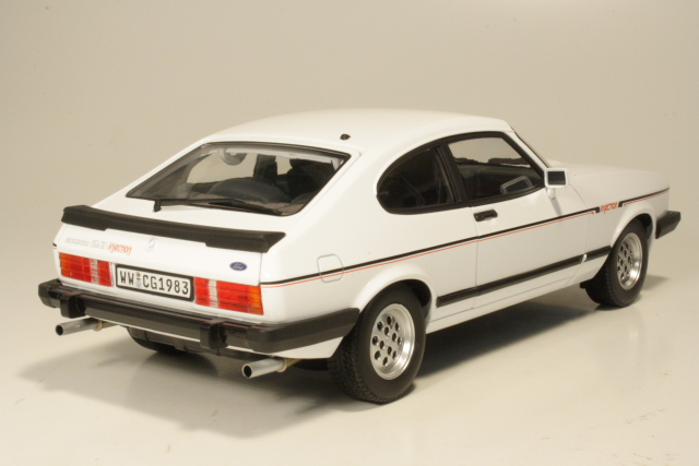 Ford Capri Mk3 2.8 Injection 1983, valkoinen - Sulje napsauttamalla kuva