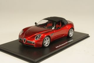 Alfa Romeo 8C Spyder 2010, punainen