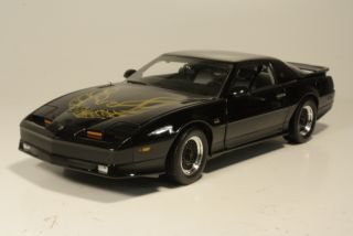 Pontiac Trans Am GTA 1988, musta