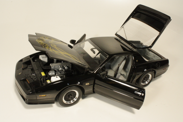 Pontiac Trans Am GTA 1988, musta