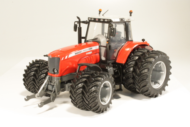 Massey Ferguson 7499 2010 "8-wheels", red