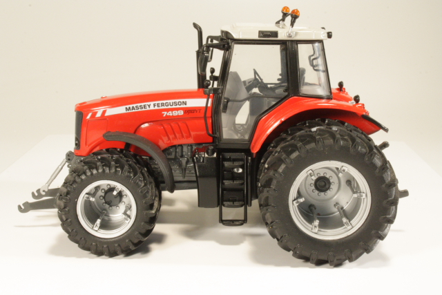 Massey Ferguson 7499 2010 "8-wheels", red