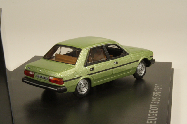 Peugeot 305 SR 1977, vihreä