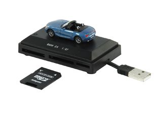 BMW Z4 sininen. Muistikortinlukija