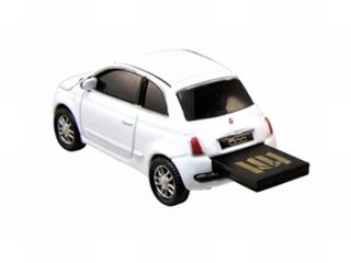 Fiat 500 valkoinen. USB Muisti 4GB