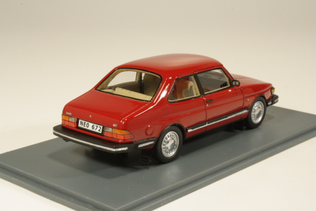 Saab 90 1985, punainen