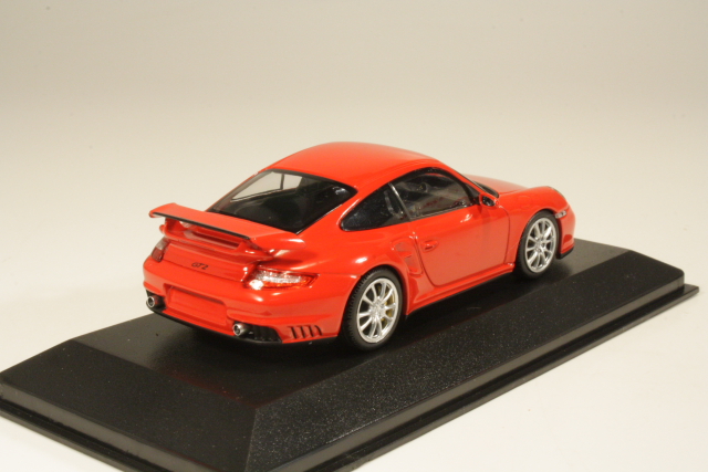 Porsche 911 GT2 2007, punainen