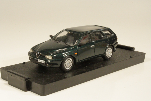 Alfa Romeo 156 Sport Wagon, tummanvihreä