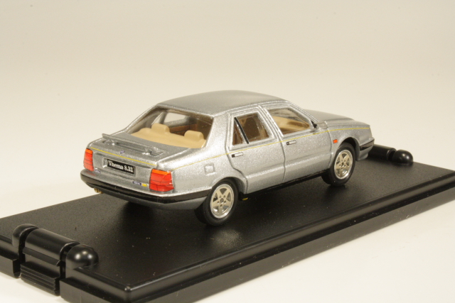 Lancia Thema 832 Ferrari, silver