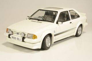 Ford Escort Mk3 RS Turbo 1984, valkoinen