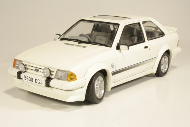 Ford Escort Mk3 RS Turbo 1984, valkoinen