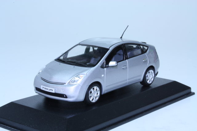 Toyota Prius XW20 2003, silver