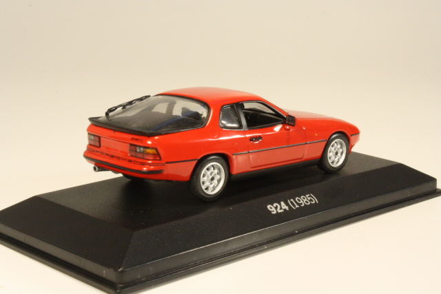Porsche 924 1985, red