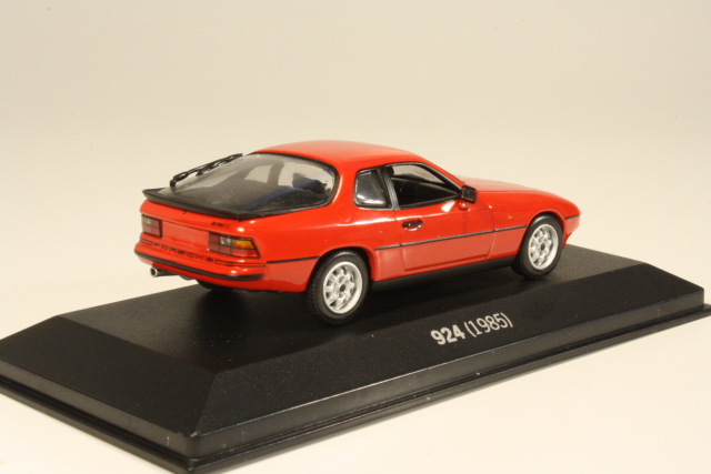 Porsche 924 1985, punainen - Sulje napsauttamalla kuva