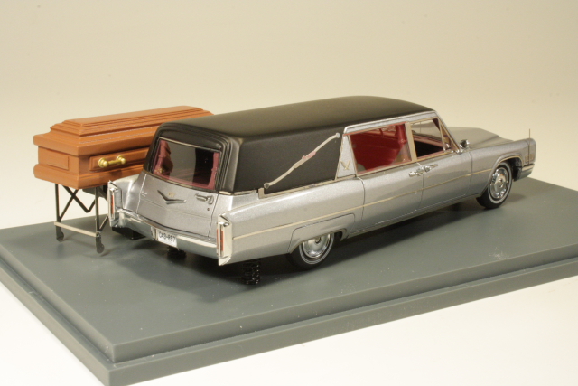 Cadillac S&S Hearse 1966, hopea