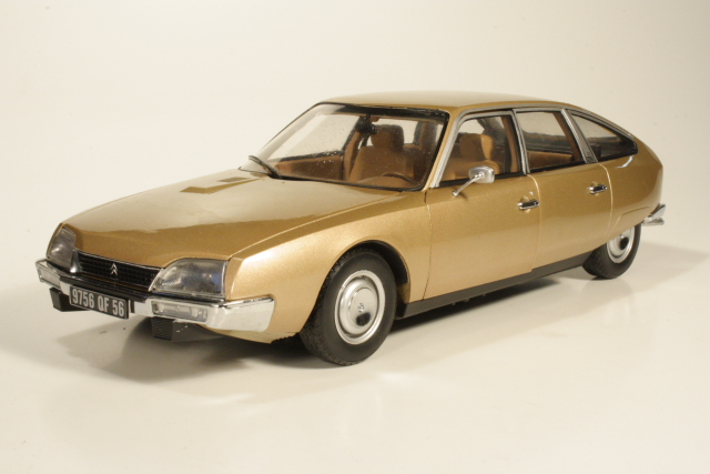 Citroen CX 1974, hiekanruskea