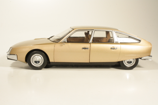 Citroen CX 1974, hiekanruskea