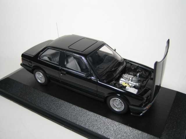 BMW 320i (e30) 1989, musta