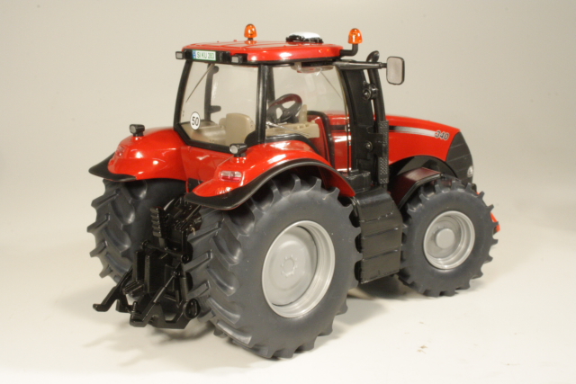 Case IH Magnum 340 2011, punainen
